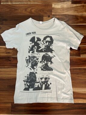 Linkin Park 2010-2011 Tour Band T-Shirt